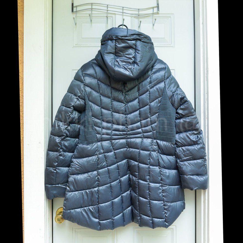 Women Bernardo Ladies Packable Quilted Jacket in blue color - Picture 8 of 8